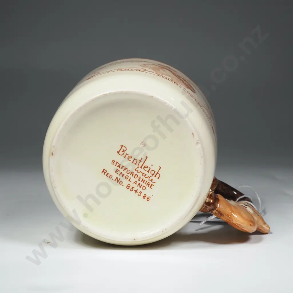 Brentleigh Souvenir Mug Commemorating the Visit of  George VI and Queen Elizabeth to Australia & NZ in 1949. Image 1++