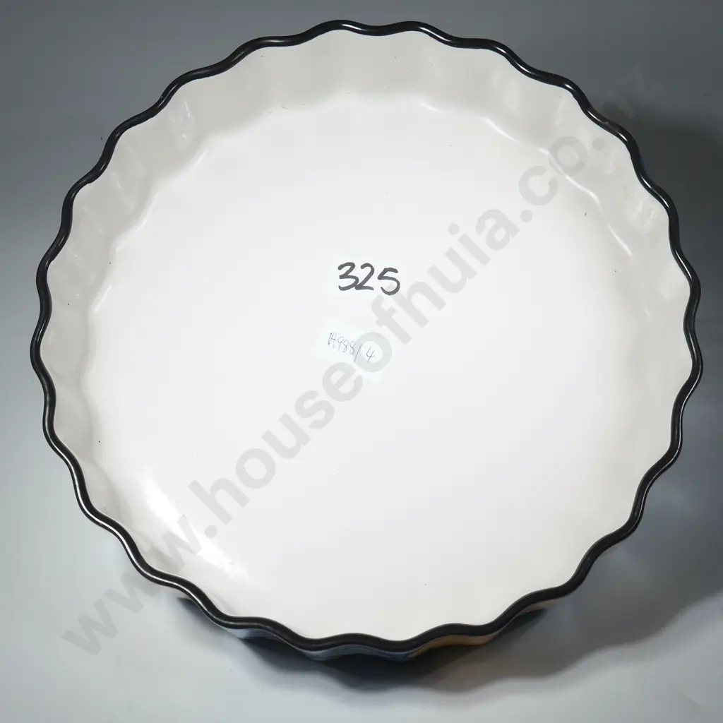 Colourful Temuka Pottery Pie Dish Decorated w Pansies Image 1++
