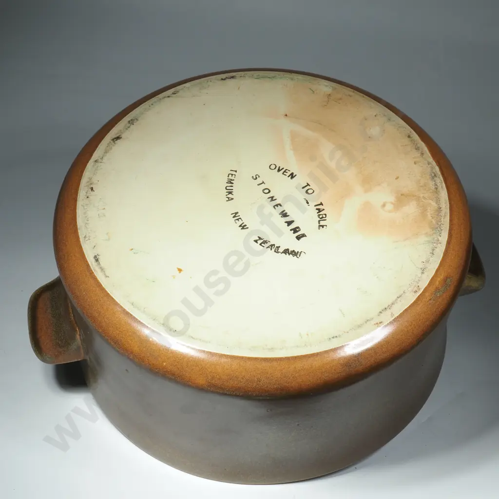 Large Vintage Temuka Casserole Dish Image 1++