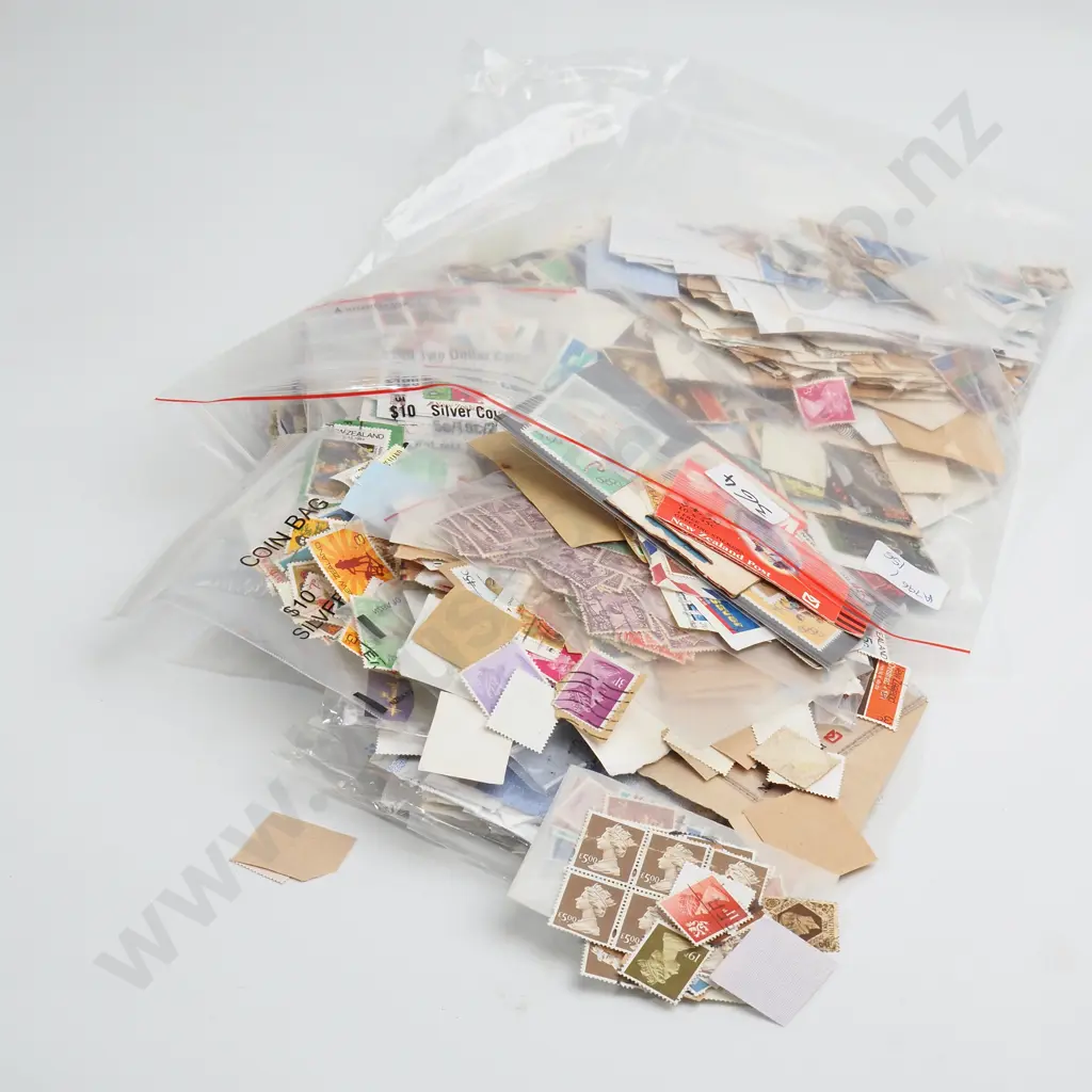 Large Collection Of Mainly New Zealand Stamps Image 1++