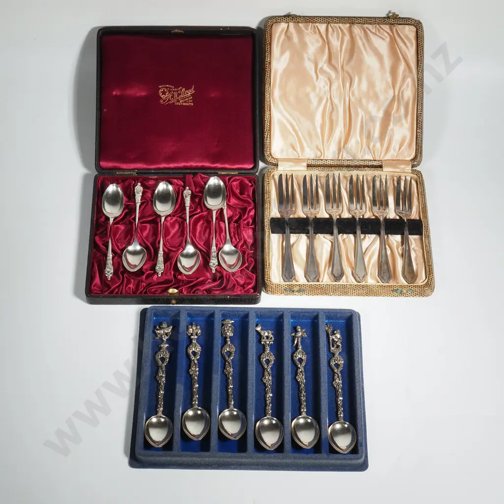 Three Boxes Of Silver Plated Teaspoons Including A Box Of Apostle Spoons Image 1++