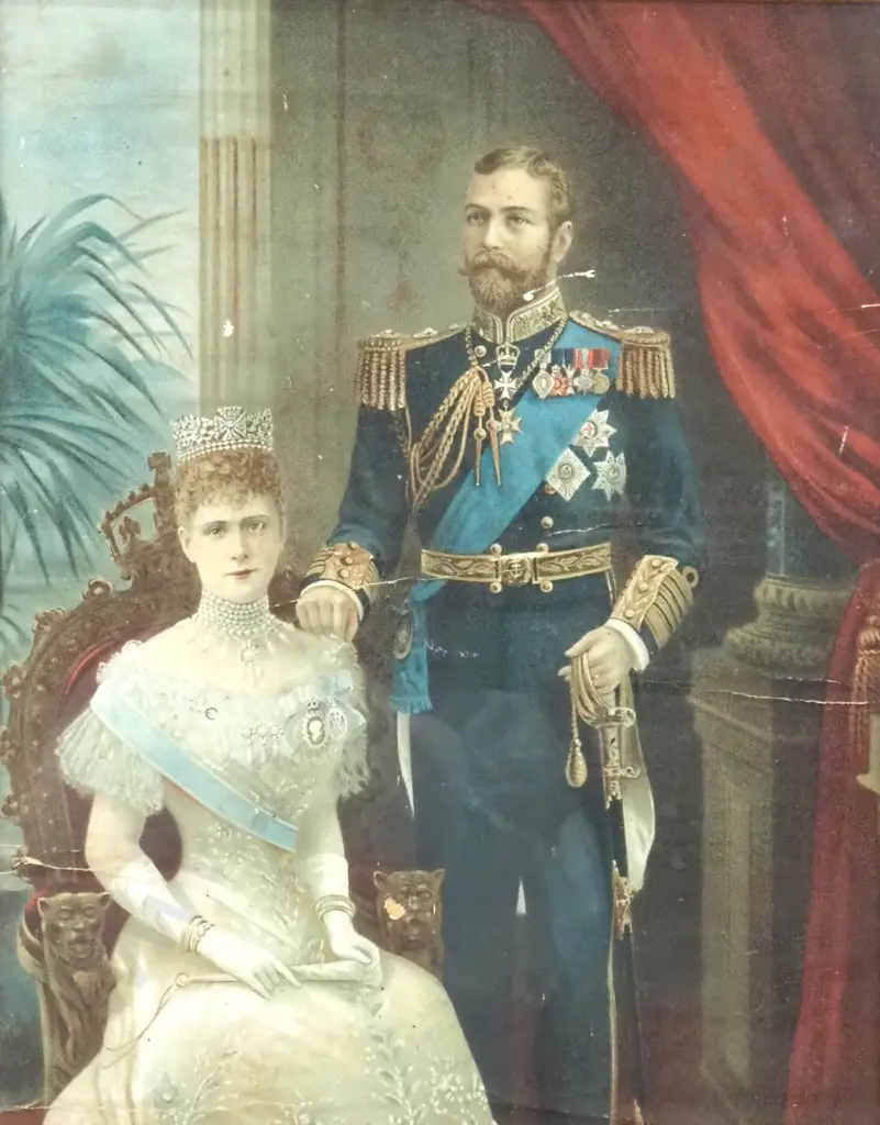 *Framed Portrait of George V & Queen Mary Image 1++
