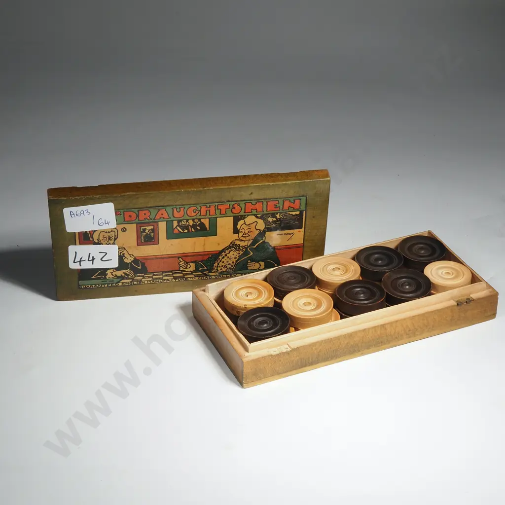 Quality  Chad Valley Draughts Pieces In Vintage Box Image 1++