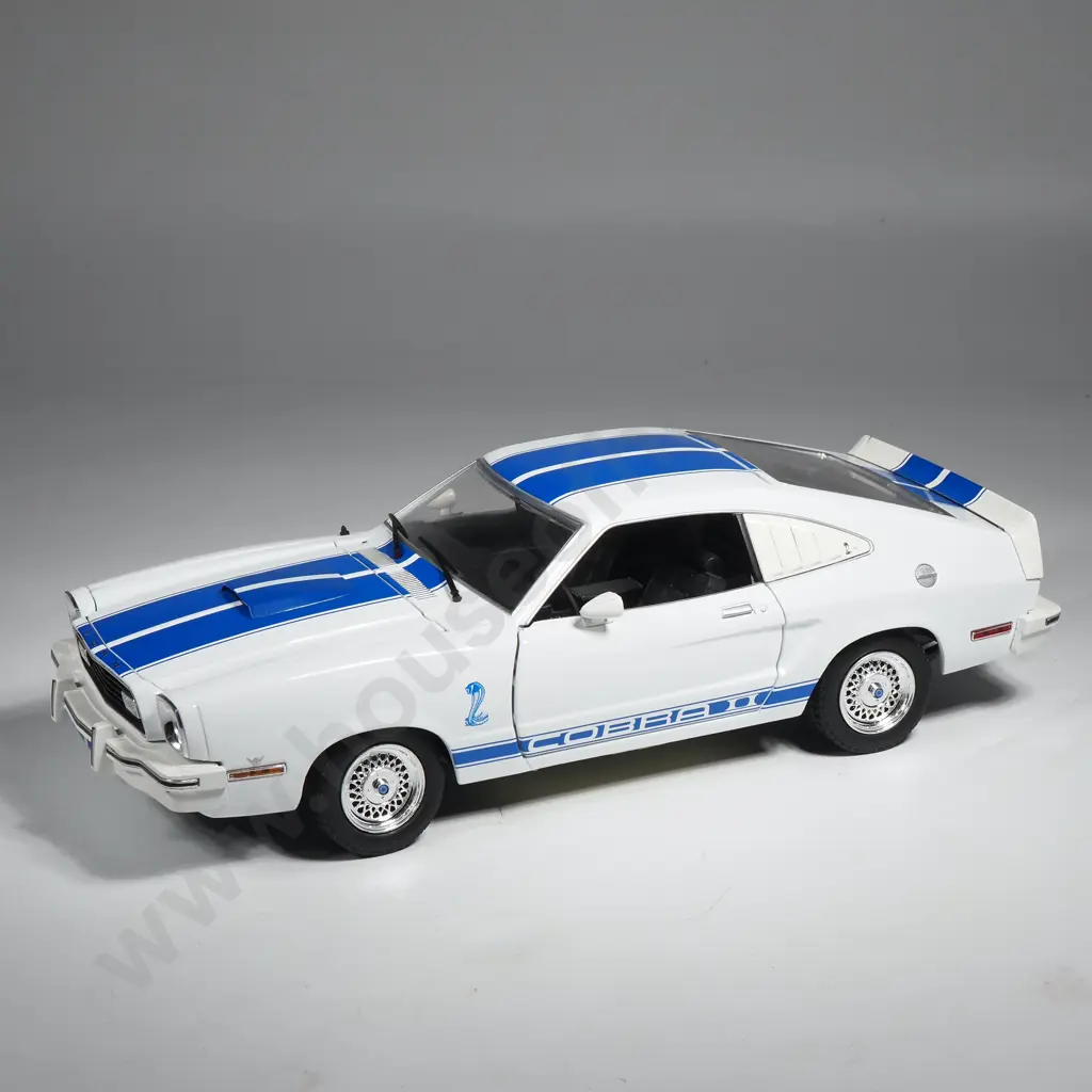 1976 Ford Mustang II Cobra II - Jill Munroes 1:18 Image 1++