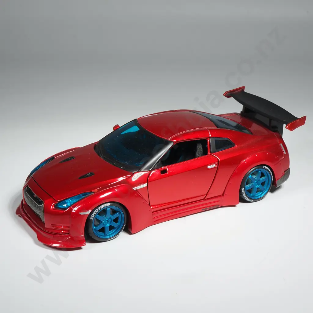 Nissan GT-R 1:24 Image 1++
