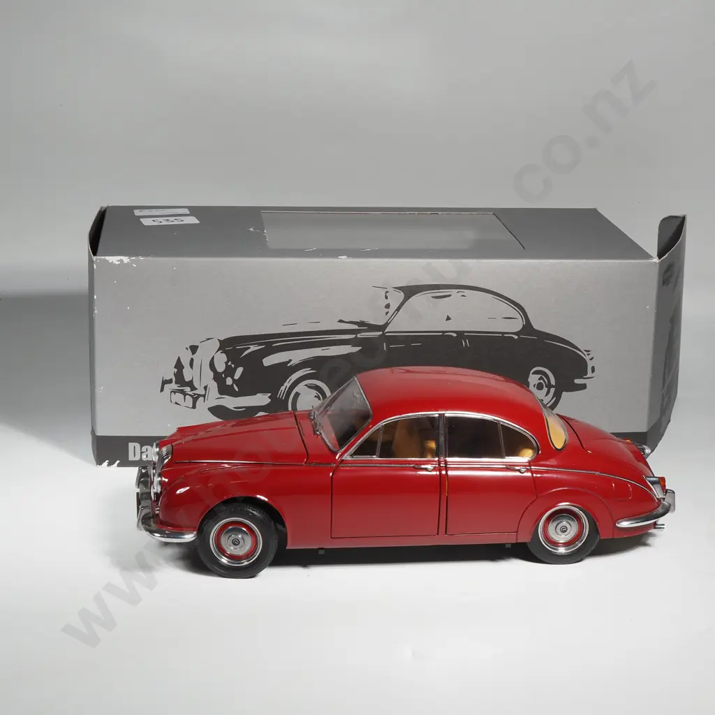 Daimler V8 250 1:18 Image 1++