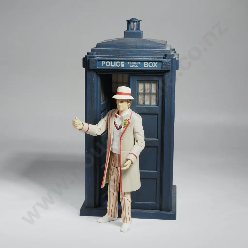 Doctor Who Phone Box & Figure With Three DVD'S Image 1++
