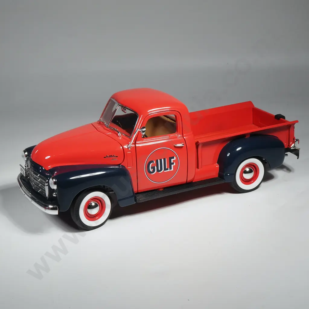 1950 GMC 150 & Vintage Gas Pump Image 1++