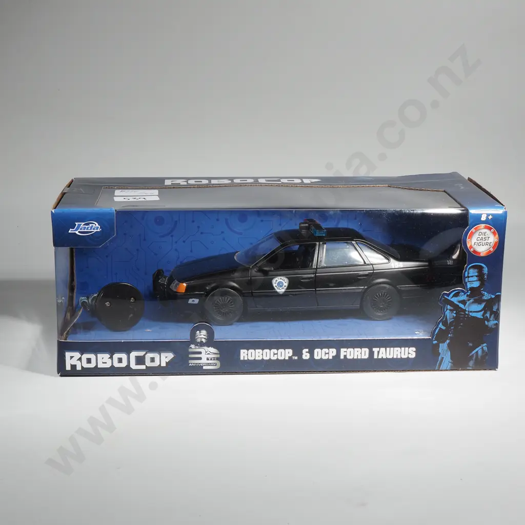 RoboCop & OCP Ford Taurus Image 1++