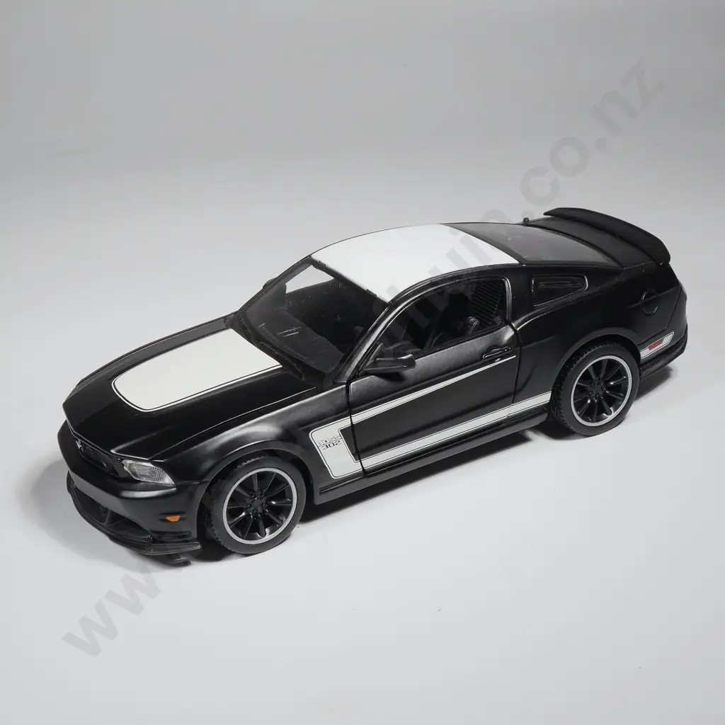 Ford Mustang Boss 302 1:24 Image 1++