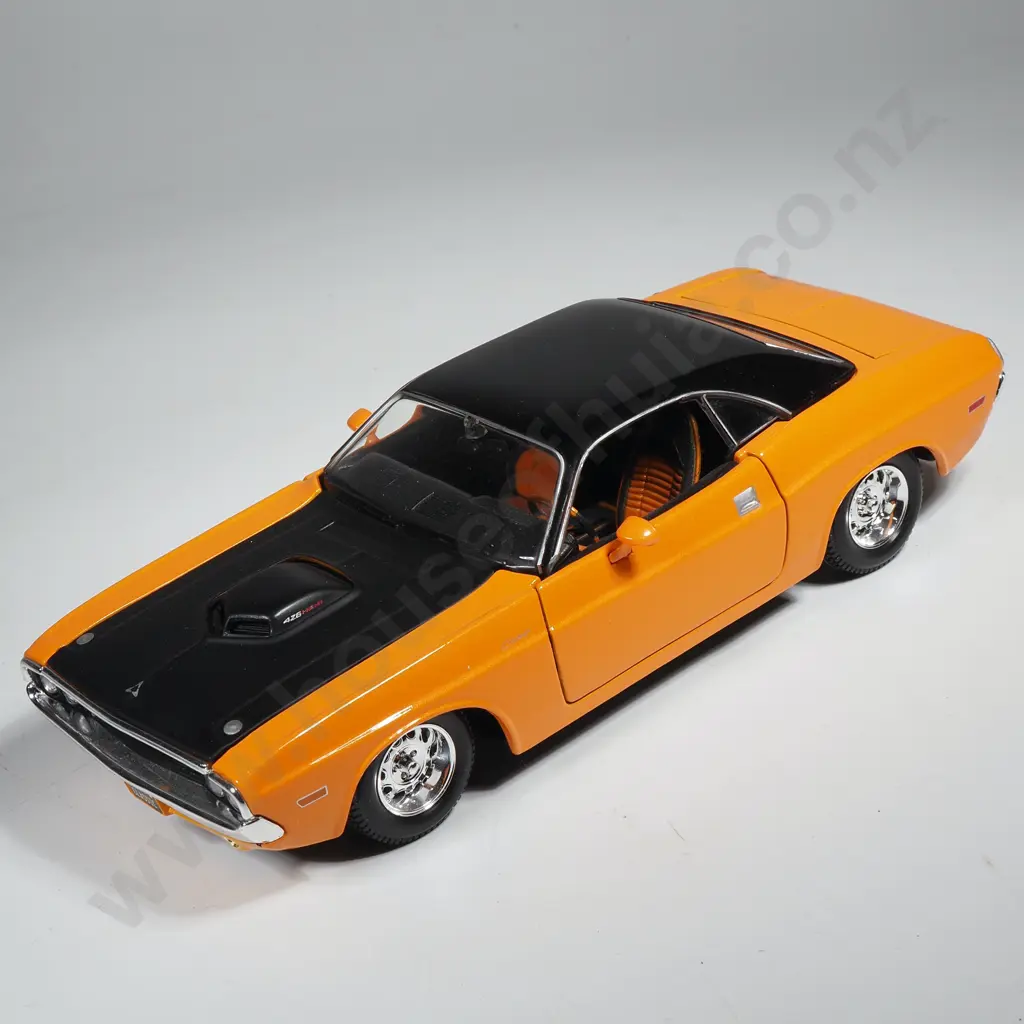 1970 Dodge Challenger R/T 1:24 Image 1++