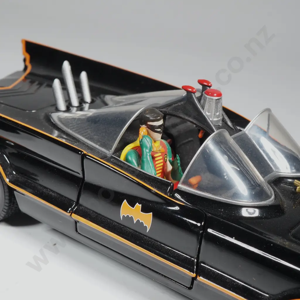 Batmobile & Figures Image 1++