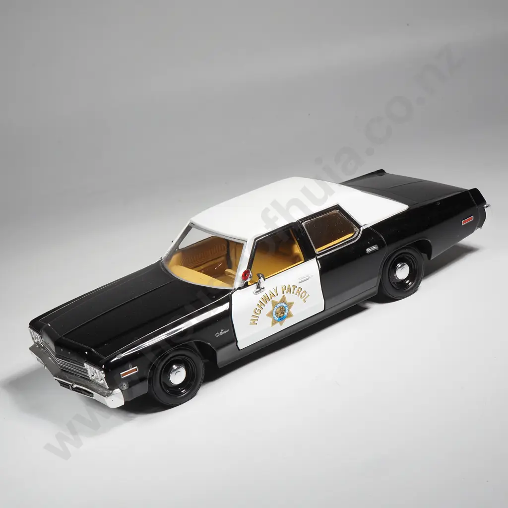 1974 Dodge Monaco 1:24 Image 1++