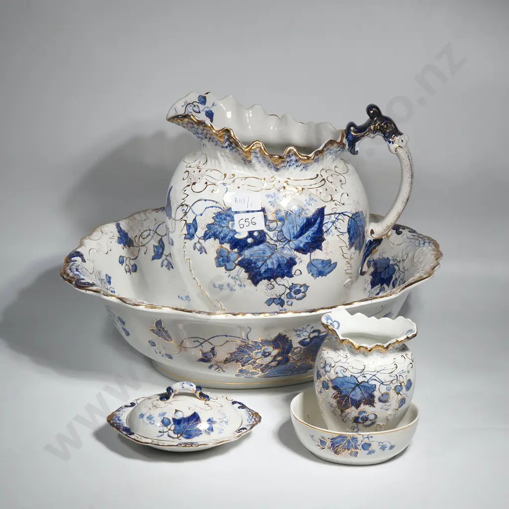 Victorian Blue & White China Wash Jug, Bowl, Toothbrush Holder & Soap Dish  w Floral Decoration & Gilt Enhancements Image 1++