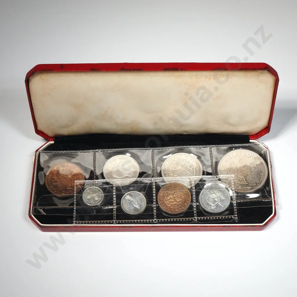1953 New Zealand Cased Proof Set Image 1++