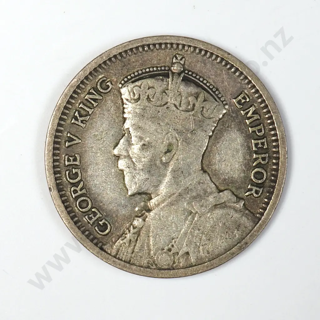 1935 New Zealand Threepence Image 1++