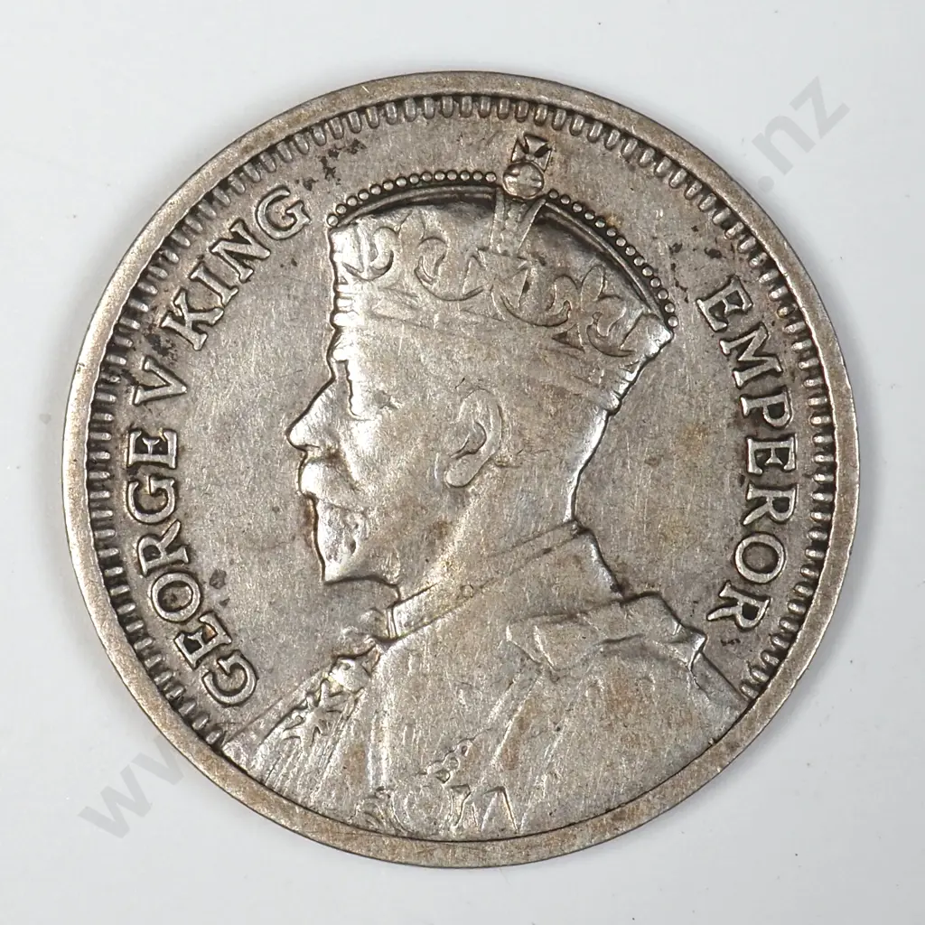 1935 New Zealand Threepence - Better Grade Image 1++