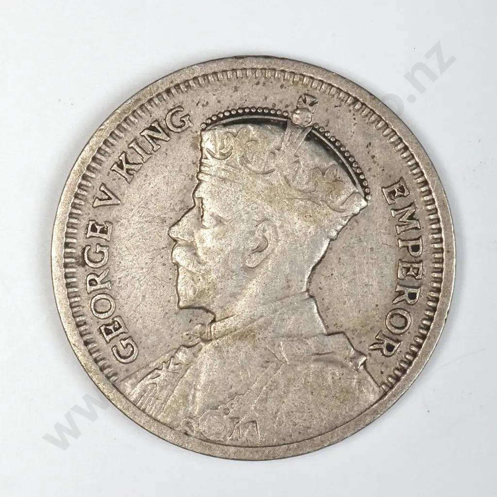 1935 New Zealand Threepence Image 1++