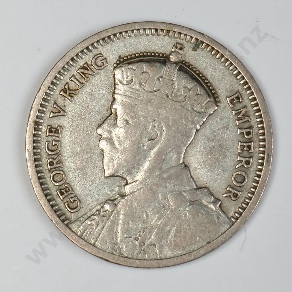 1935 New Zealand Threepence Image 1++