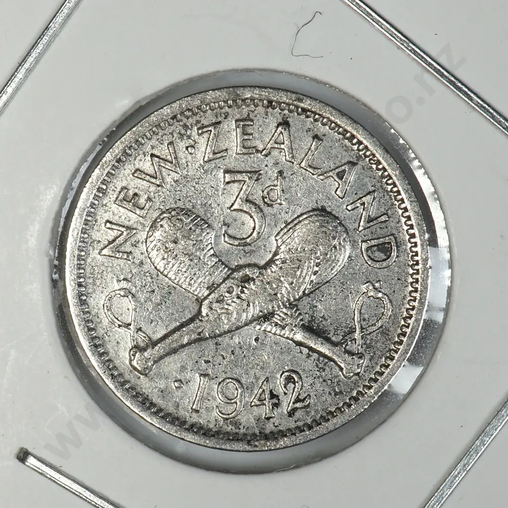 1942 New Zealand Threepence - One Dot - Error Coin Image 1++