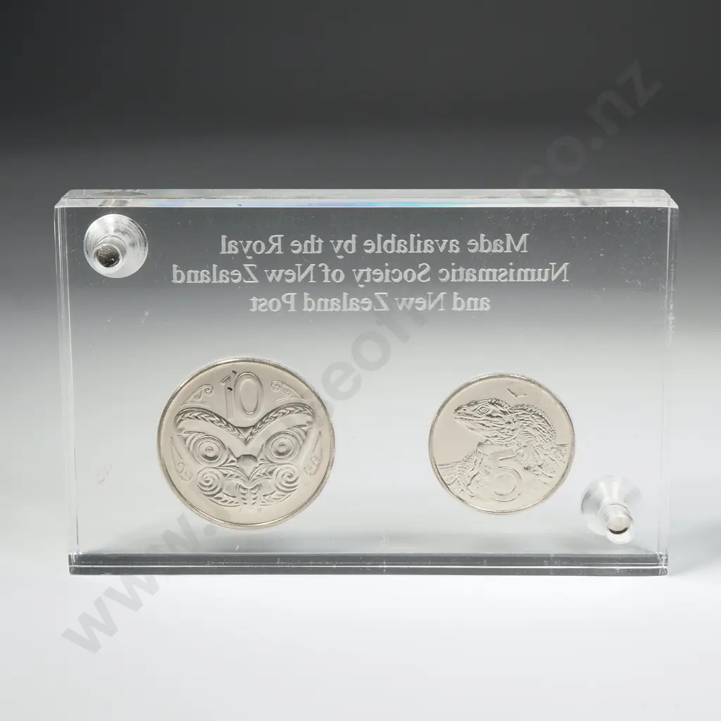 New Zealand RNSNZ Perspex Presentation Set 2004 5 Cent & 2005 Ten Cent Image 1++