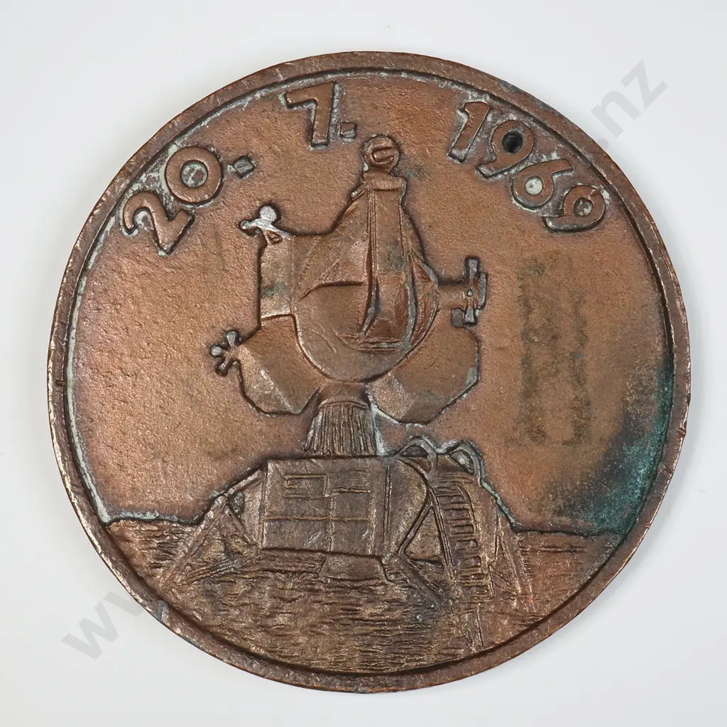 McMaster 1969/13 Apollo 11 Medal  Image 1++