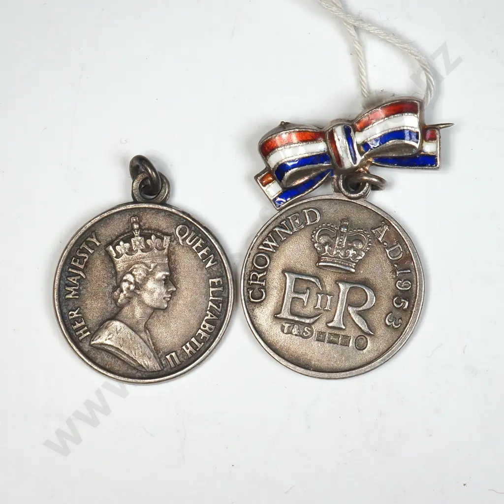 Two Sterling Silver 1953 Coronation Commemorative Medalettes Image 1++