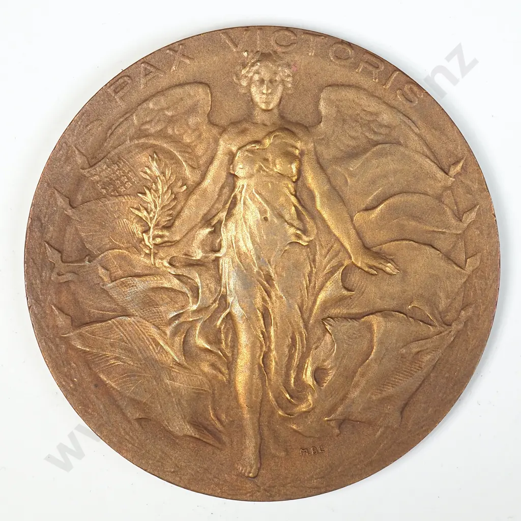 Cased 1914-1919 George V Pax Victoris European War Medal  Image 1++