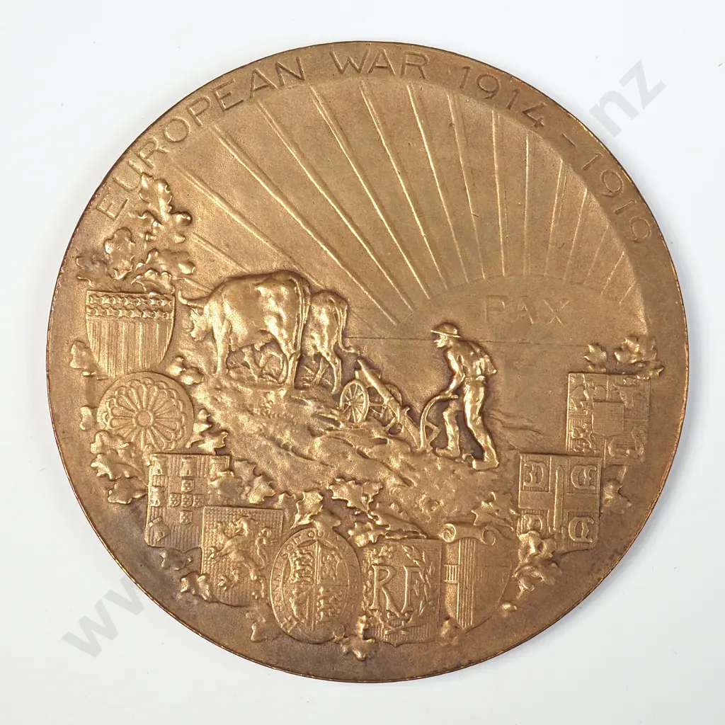 Cased 1914-1919 George V Pax Victoris European War Medal  Image 1++