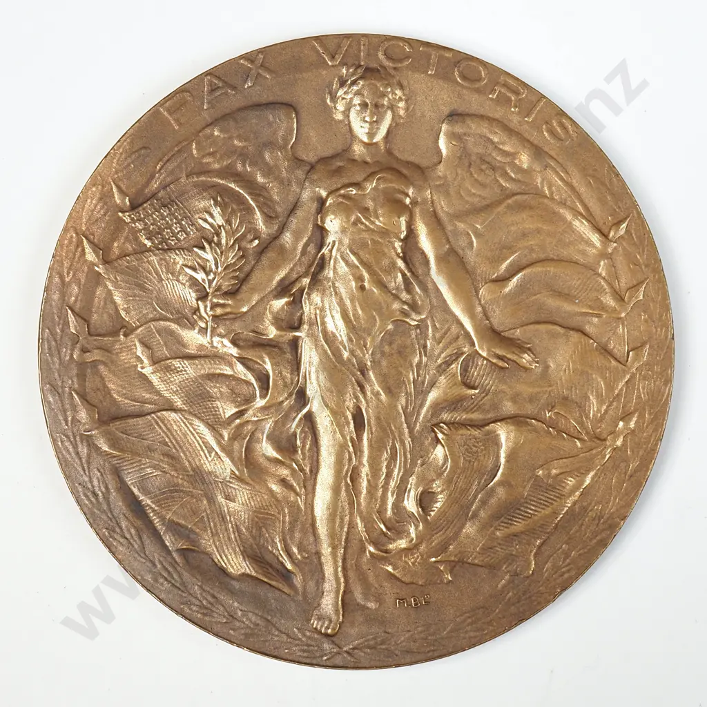 Cased 1914-1919 George V Pax Victoris European War Medal  Image 1++