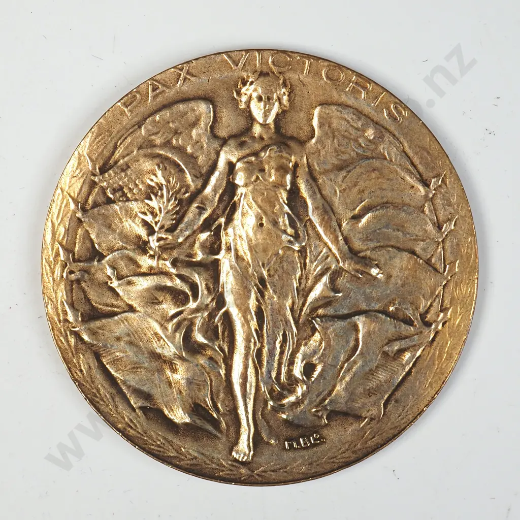 Cased 1914-1919 George V Pax Victoris European War Medal  - Small Size Image 1++