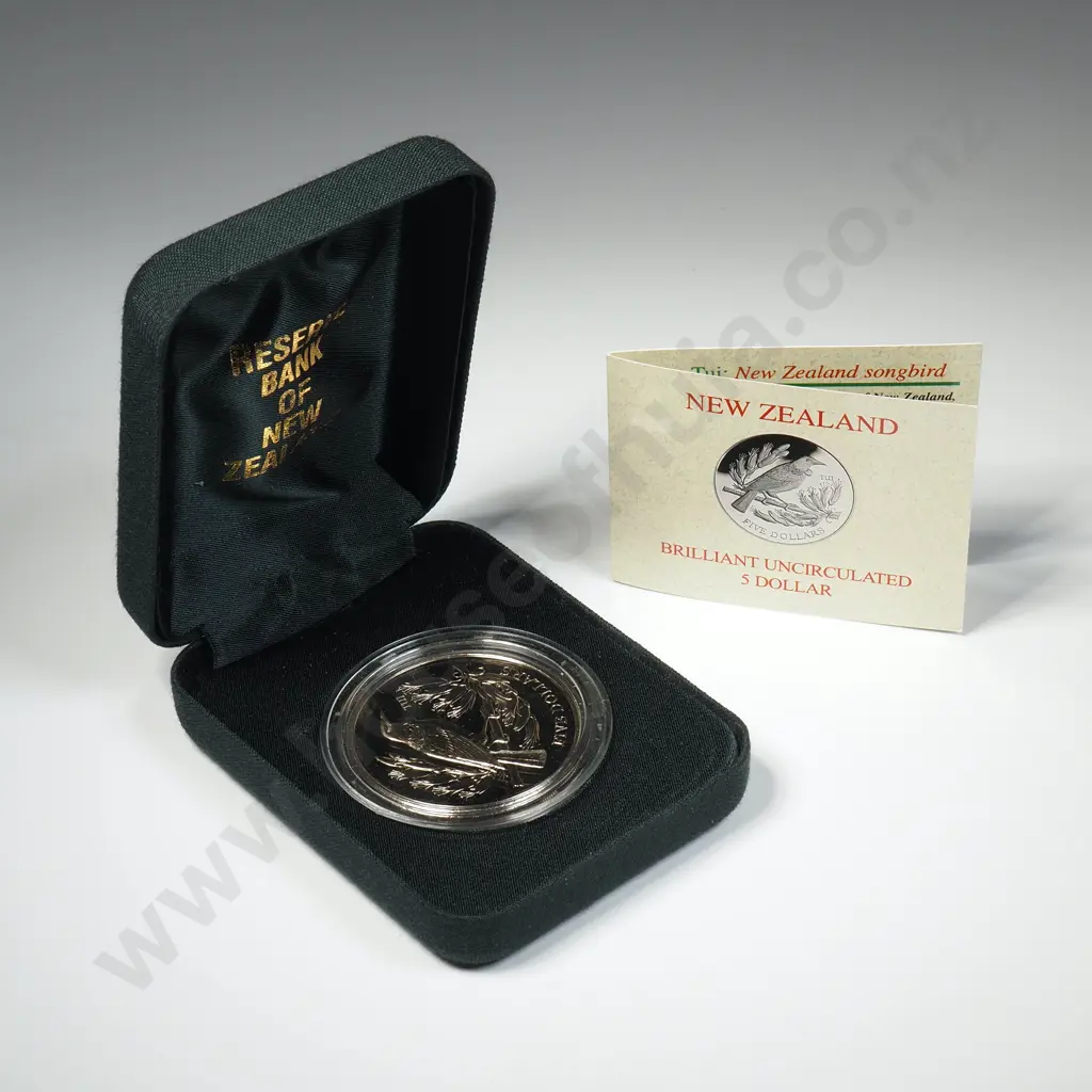 1995 Tui BUNC Five Dollar Coin  Image 1++