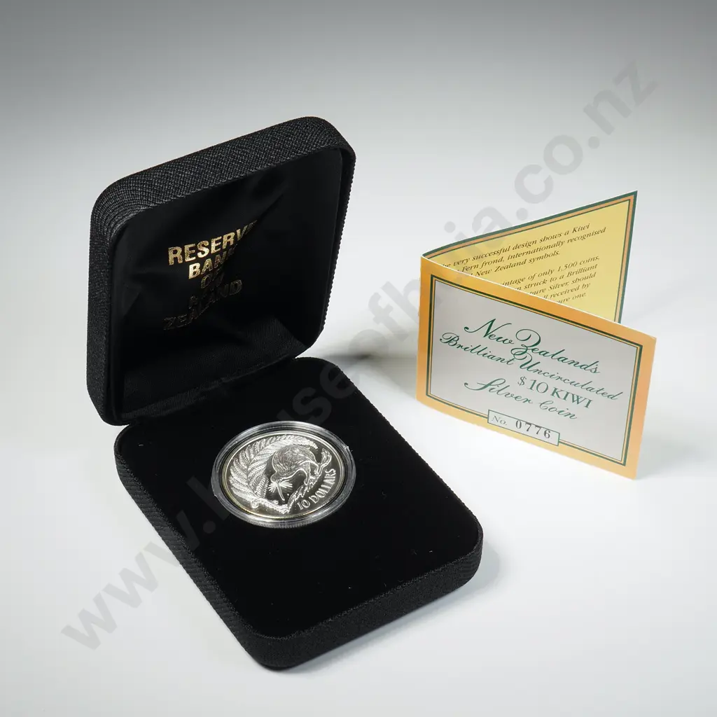 1998 New Zealand Kiwi Silver Ten Dollar Coin Image 1++