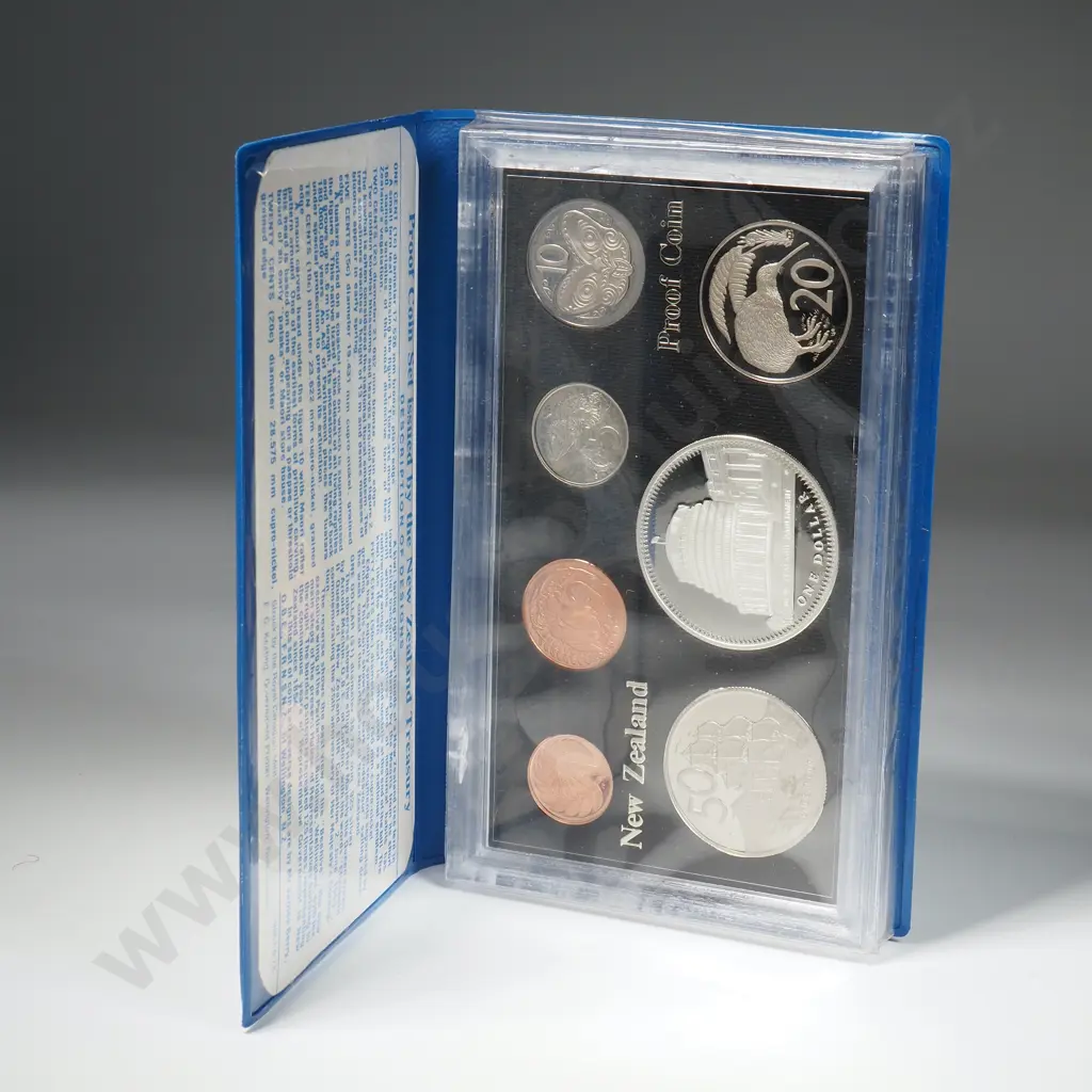 New Zealand Proof Coin Set w Silver One Dollar  Image 1++