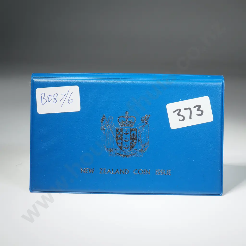 New Zealand Proof Coin Set w Silver One Dollar  Image 1++