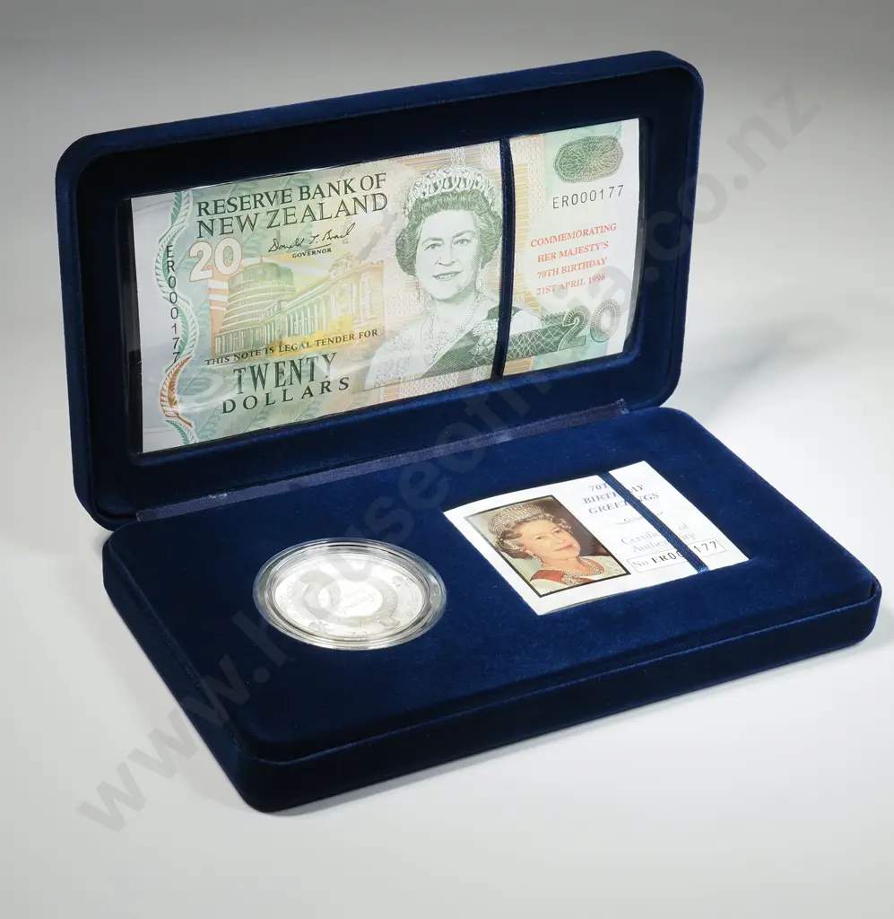 1996 New Zealand Coin & Banknote Set Image 1++