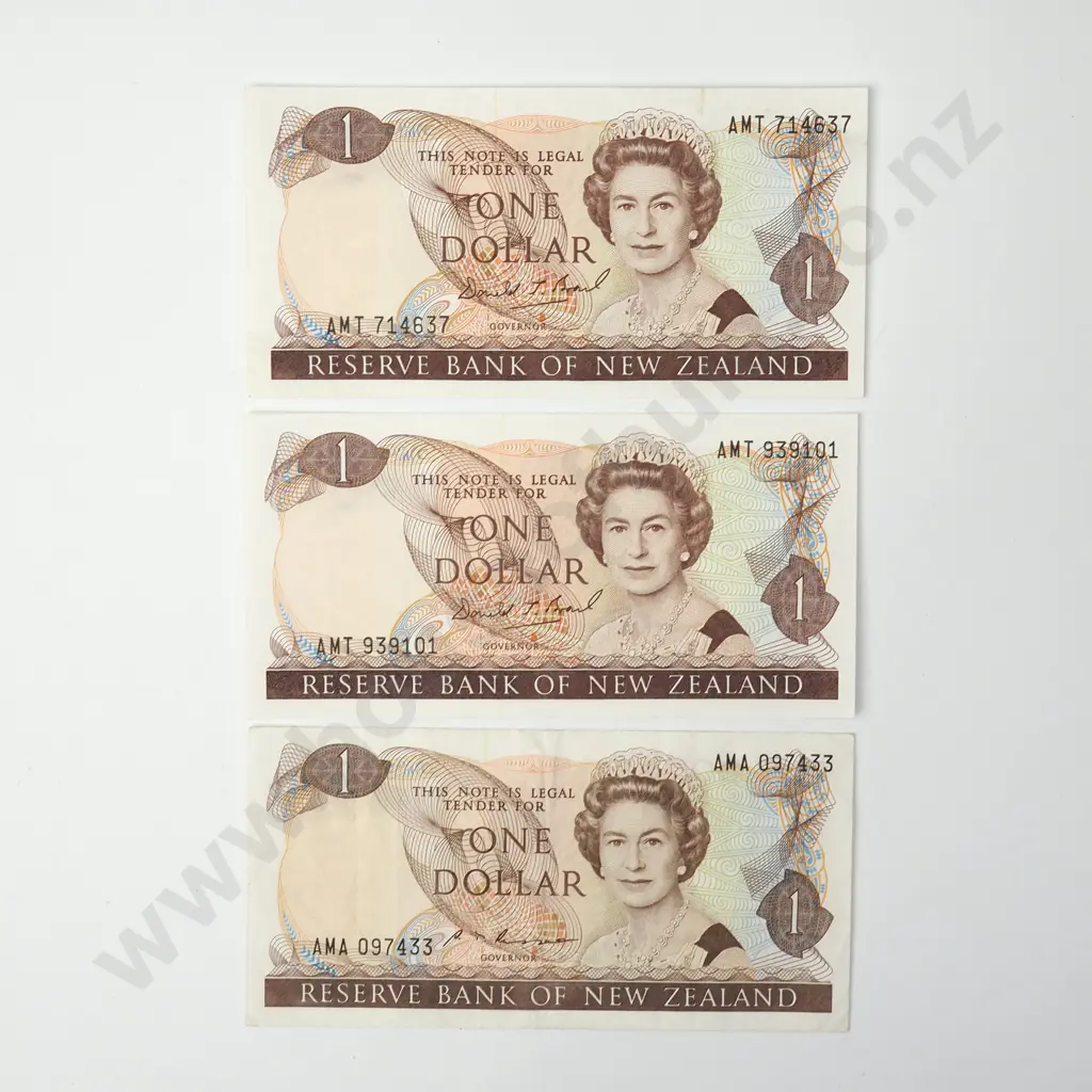 Three New Zealand One Dollar Banknotes - AMT Banknotes Better Grades Image 1++