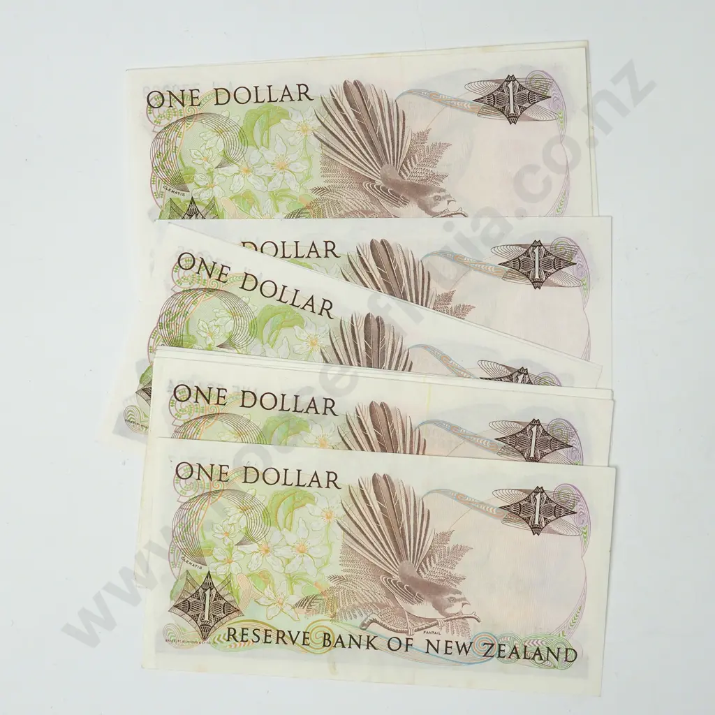 10 New Zealand One Dollar Banknotes - Russell & Brash - All at least consecutive w One Other Note Image 1++