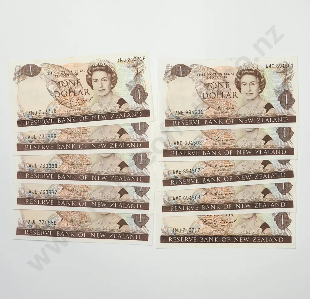 10 New Zealand One Dollar Banknotes - Russell & Brash - All at least consecutive w One Other Note Image 1++