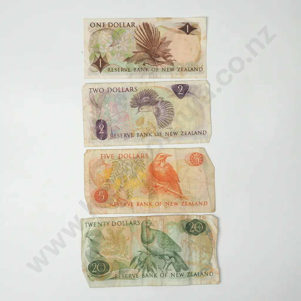 Knight One / Two / Five / Twenty Dollar Banknotes - Circulated Condition Image 1++