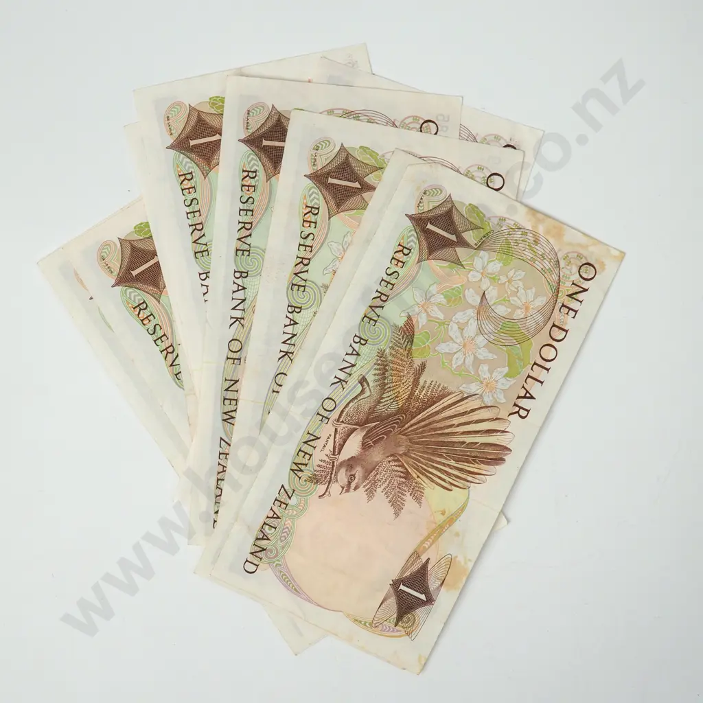 Ten One Dollar Series 3 Banknotes - Various Signatures - Better Condition Image 1++