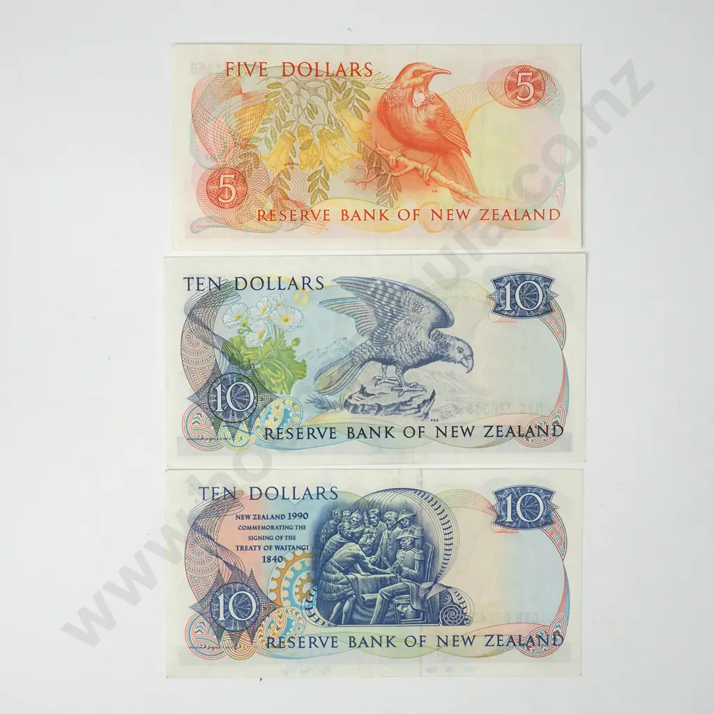 Three New Zealand Banknotes One Five & Two Ten Dollars  Image 1++