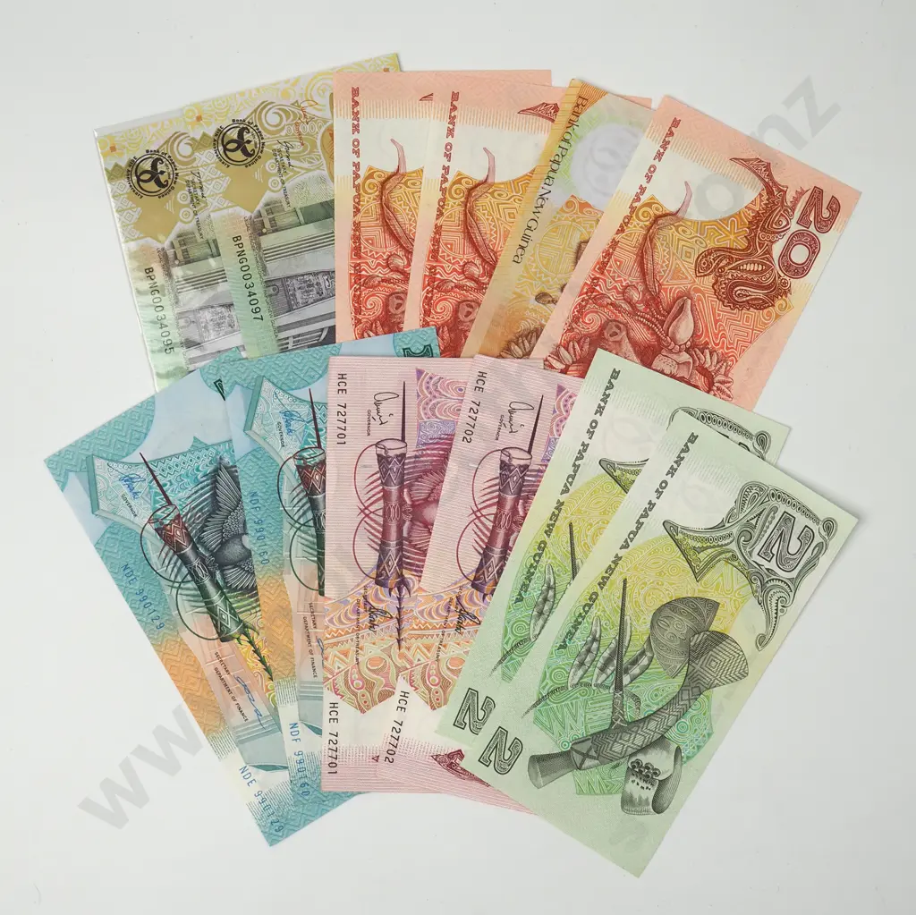 Large Assorted Lot of AUNC Papua New Guinea Banknotes Image 1++