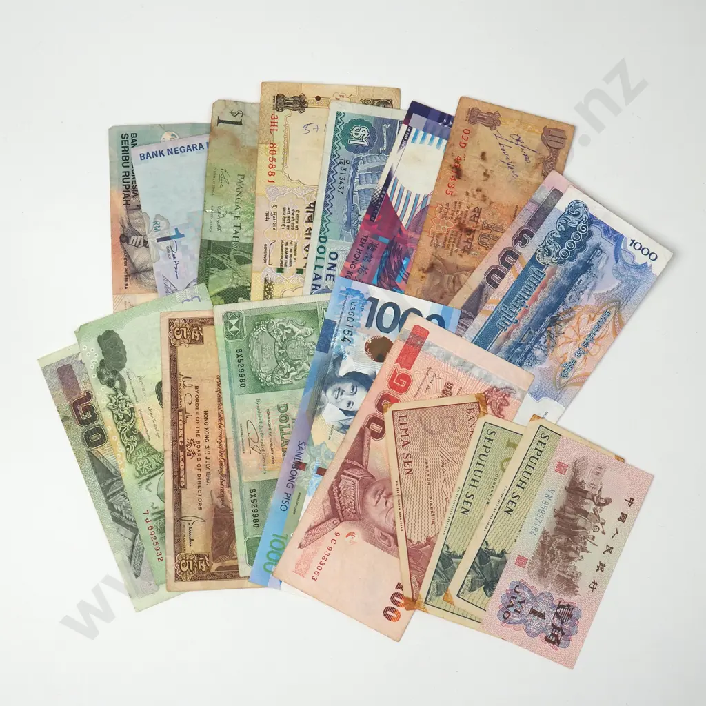 Assorted Lot of World Banknotes Image 1++