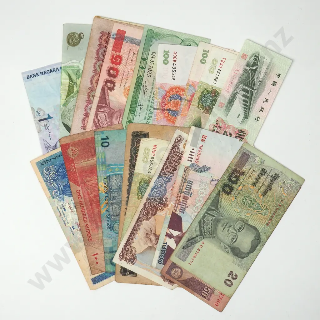 Assorted Lot of World Banknotes Image 1++
