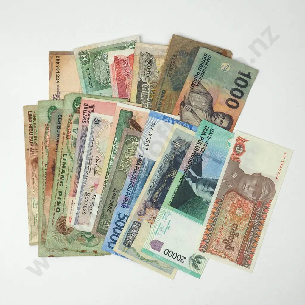 Assorted Lot of World Banknotes Image 1++
