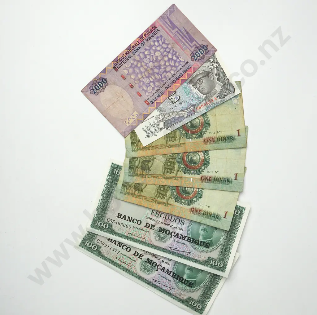 Assorted Lot of World Banknotes Image 1++