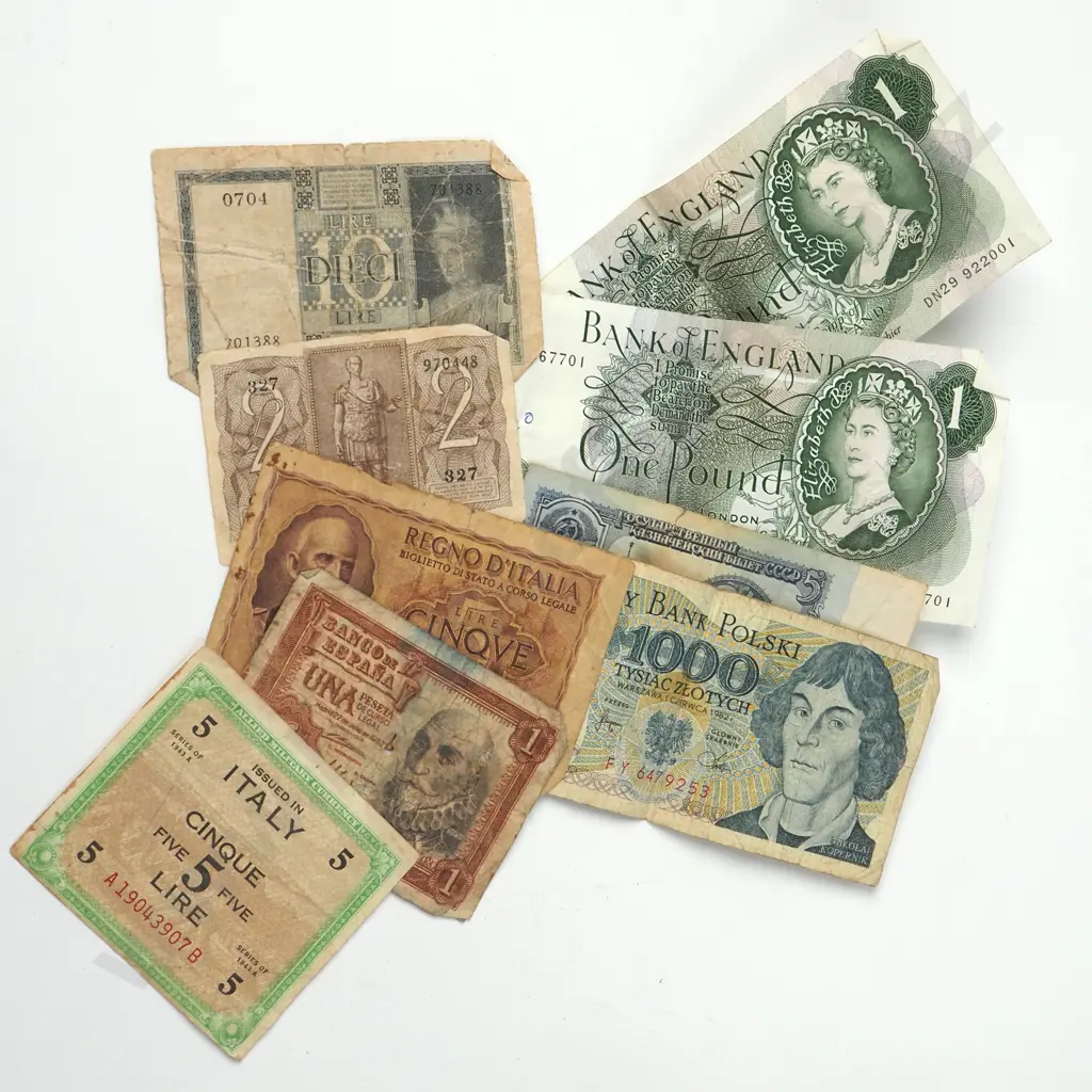 Assorted World Banknotes incl Two UK One Pounds Image 1++