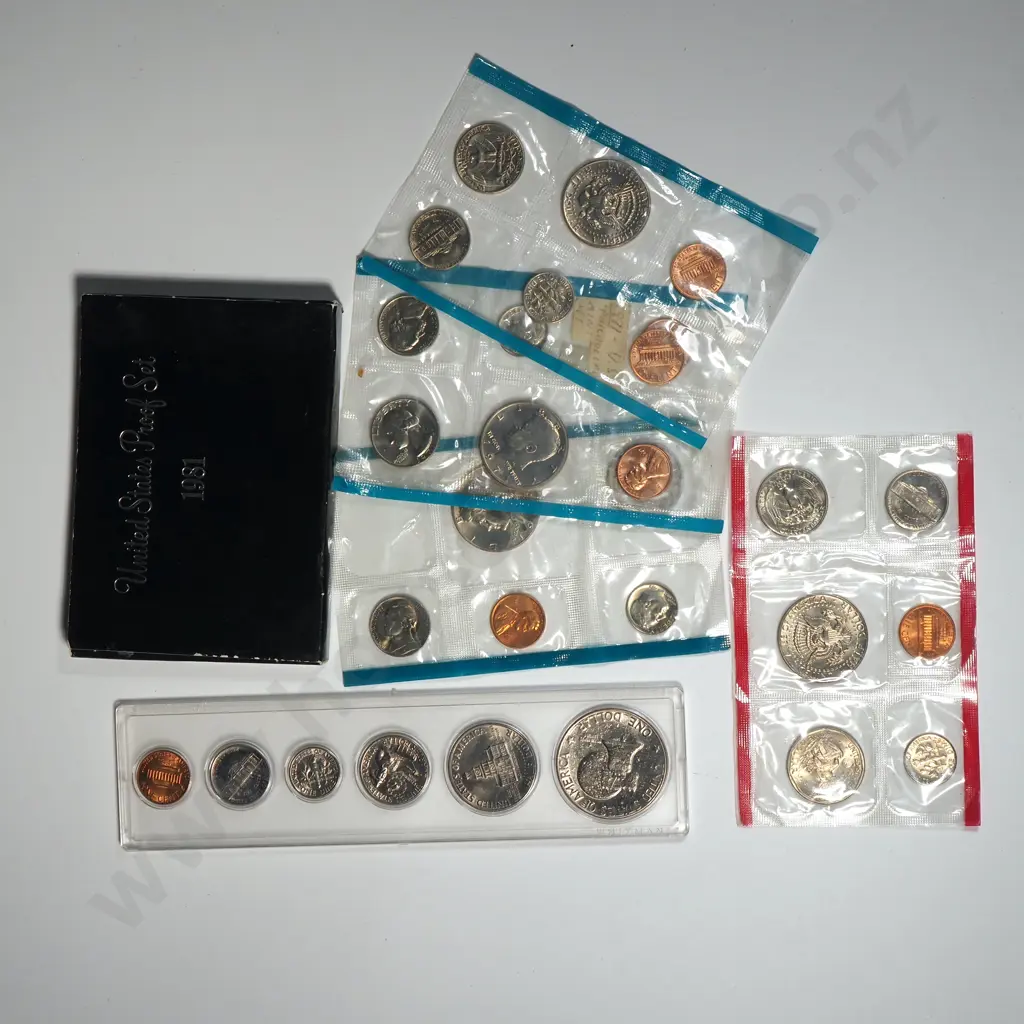 Five United States of America Mint Sets & One Proof Set Image 1++