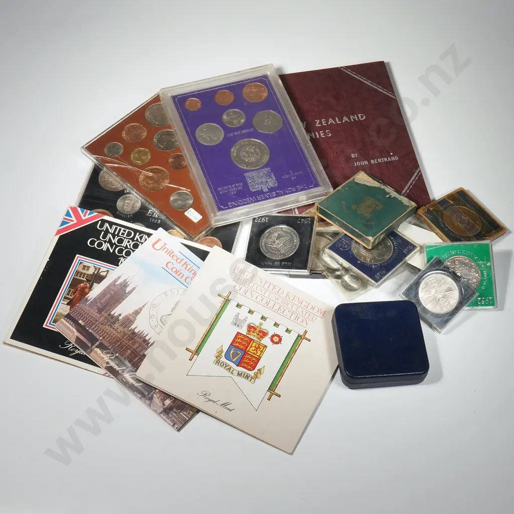 Assorted Lot of English / New Zealand UNC & Coin Sets  Image 1++